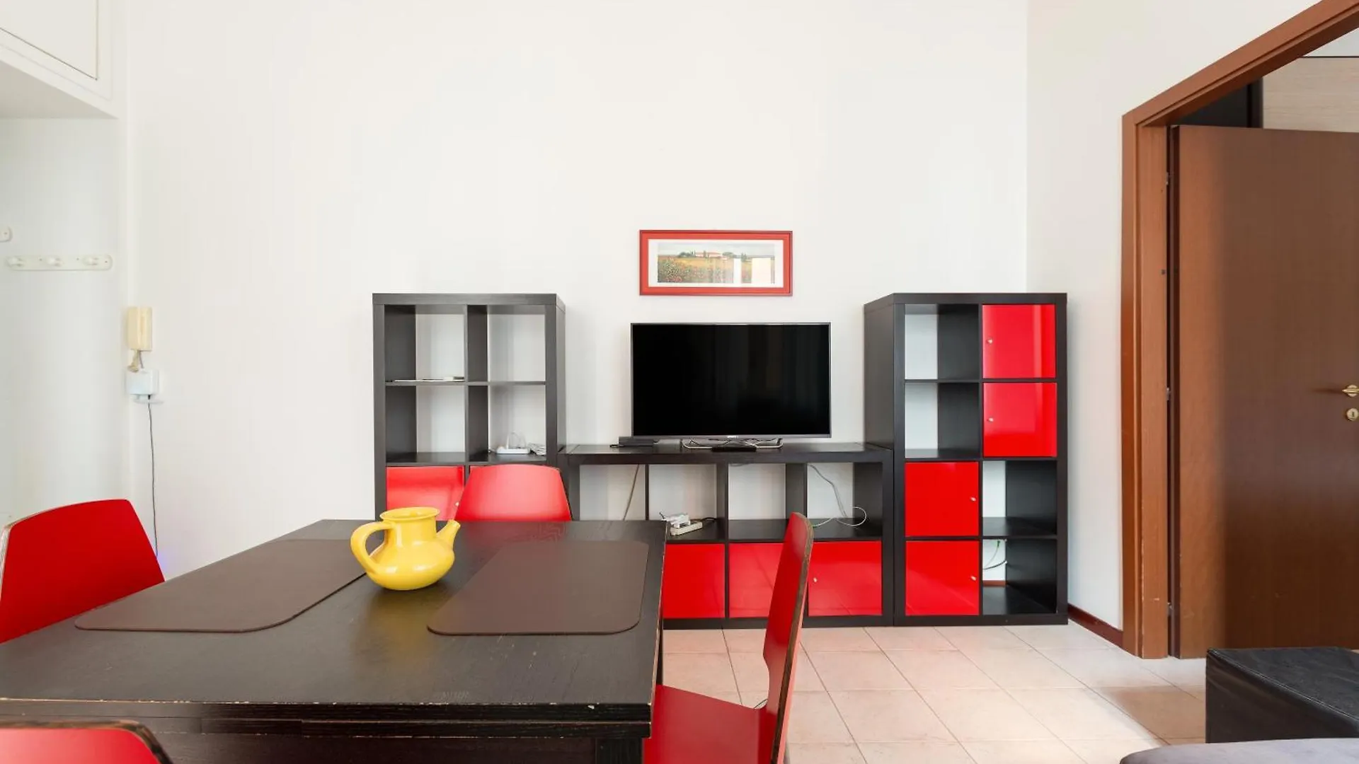 Milano Cosy Apt With Balcony 0*, Milan Italy