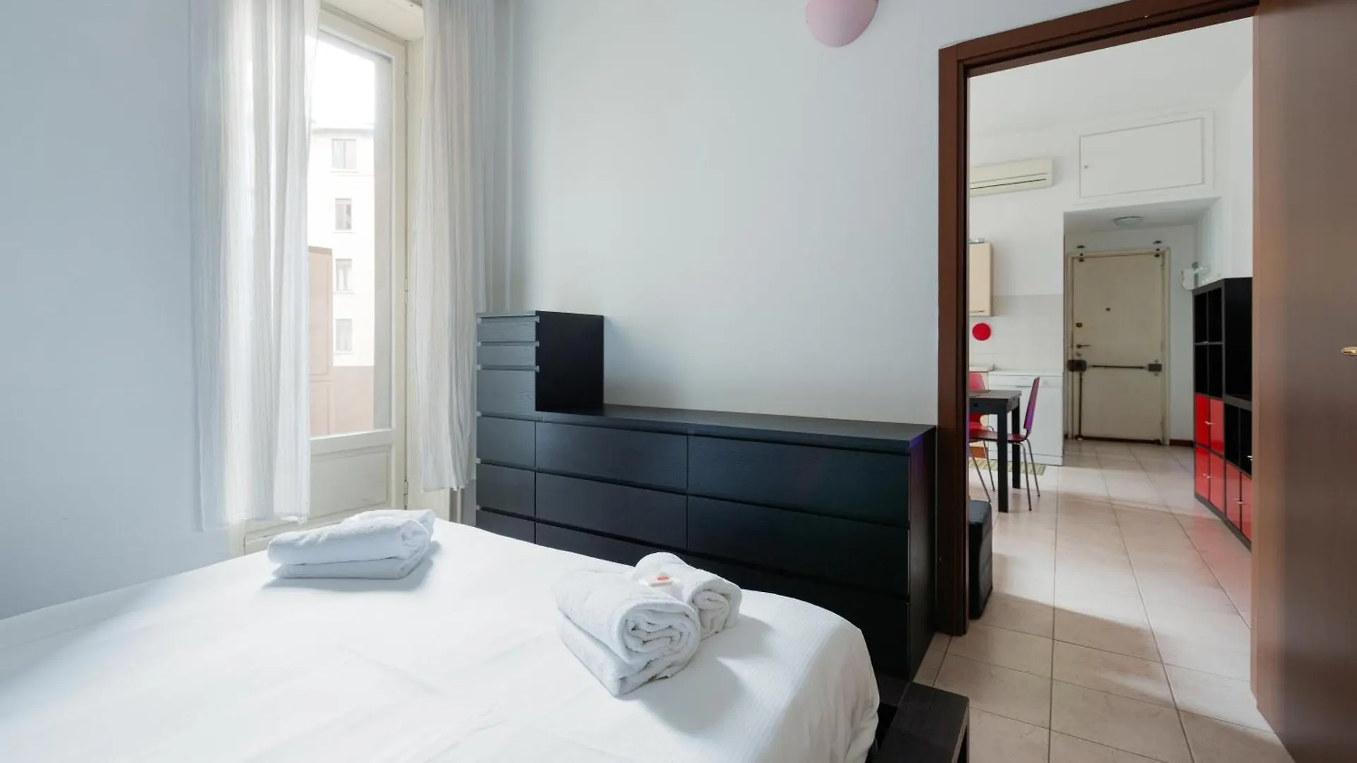 Milano Cosy Apt With Balcony 0*, Milan