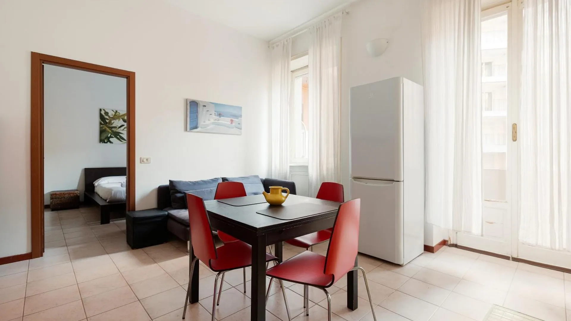 Milano Cosy Apt With Balcony Apartment